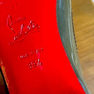 Fun and flirty authentic Louboutin patent flats